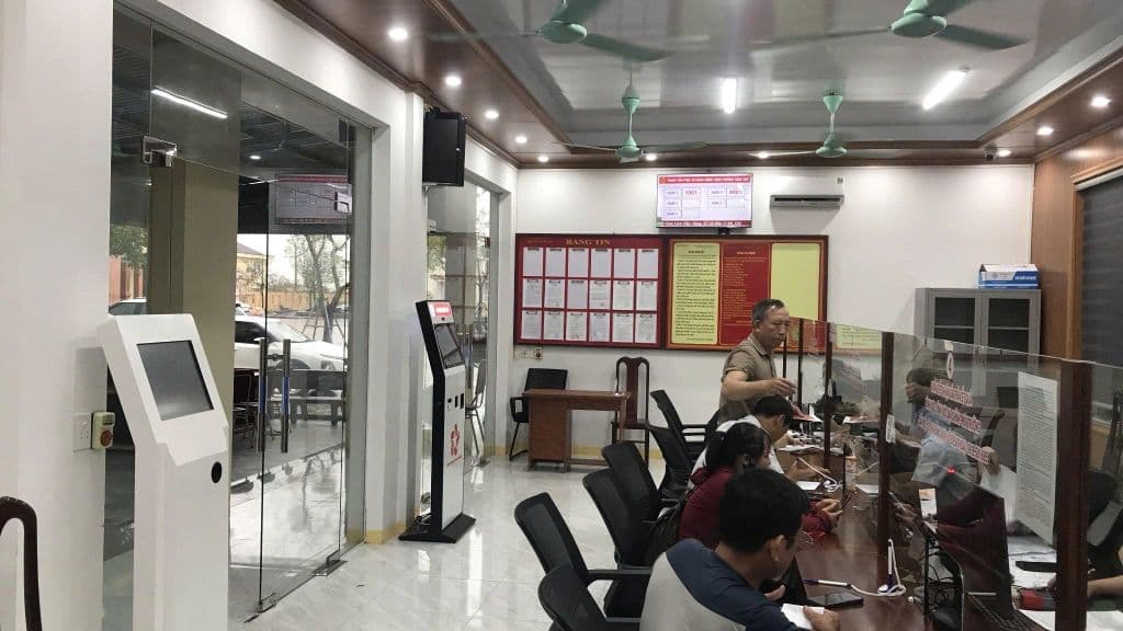 TTHCC PHƯỜNG VŨNG ÁNG ĐƯA VÀO SỬ DỤNG HỆ THỐNG XẾP HÀNG TỰ ĐỘNG COMQ - hình ảnh 3